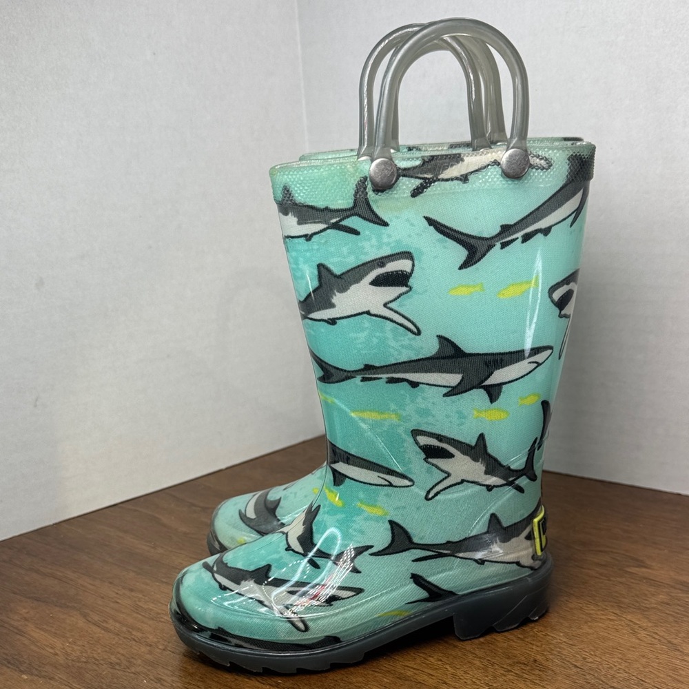 EUC Western Chief Light-up Kids Toddlers Chiller Shark Pull-on Rain Boots, sz 7